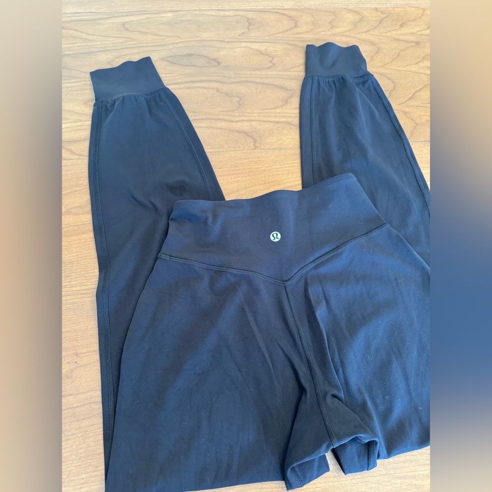 Lululemon Align High Rise Jogger in Black Size 2